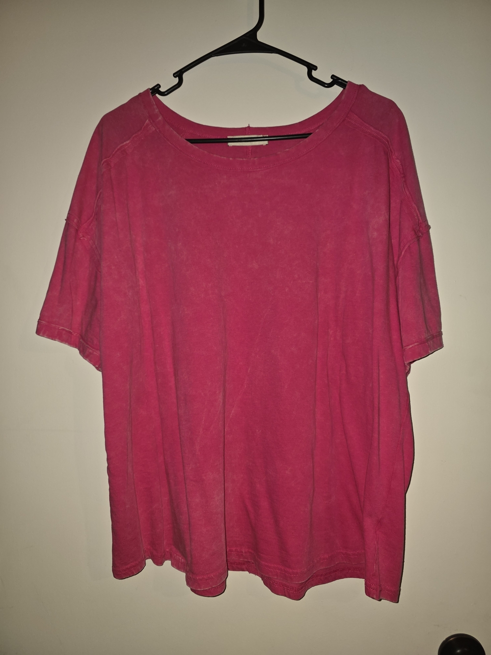 Zenana Outfitters Relaxed Short Sleeve Tee in Fuchsia